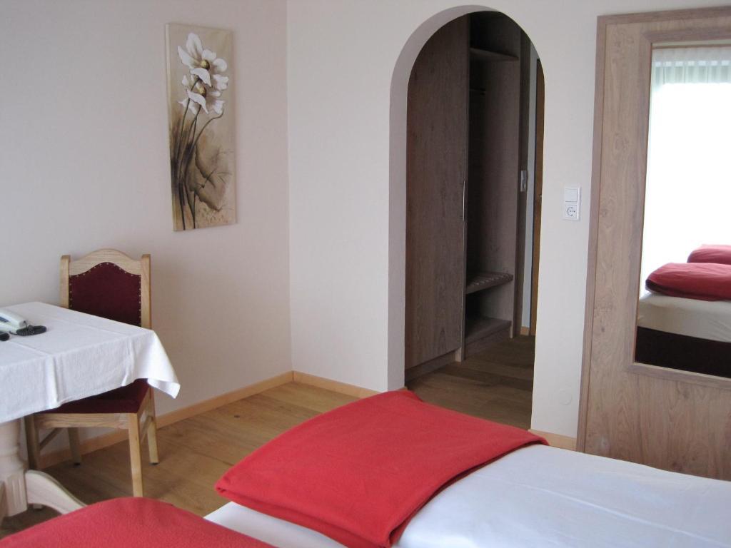 Hotel Zur Schonen Aussicht Übersee Habitación foto
