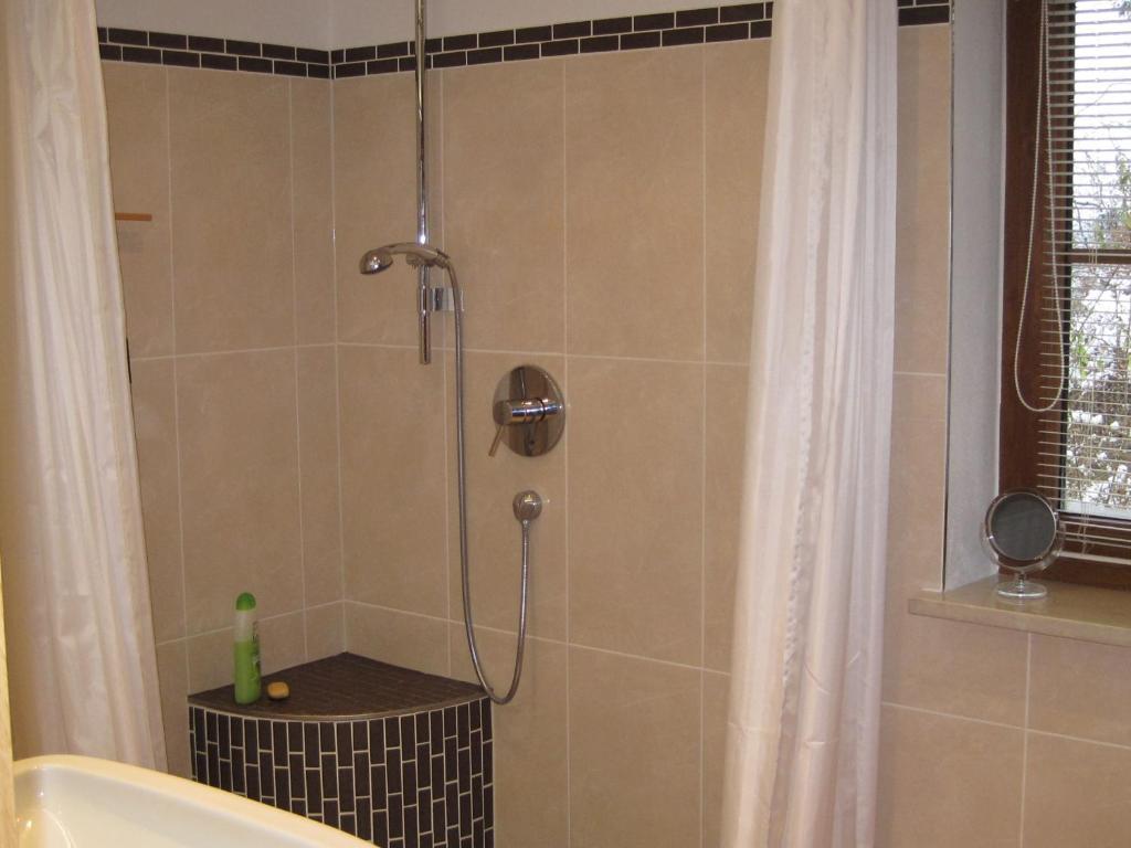 Hotel Zur Schonen Aussicht Übersee Habitación foto